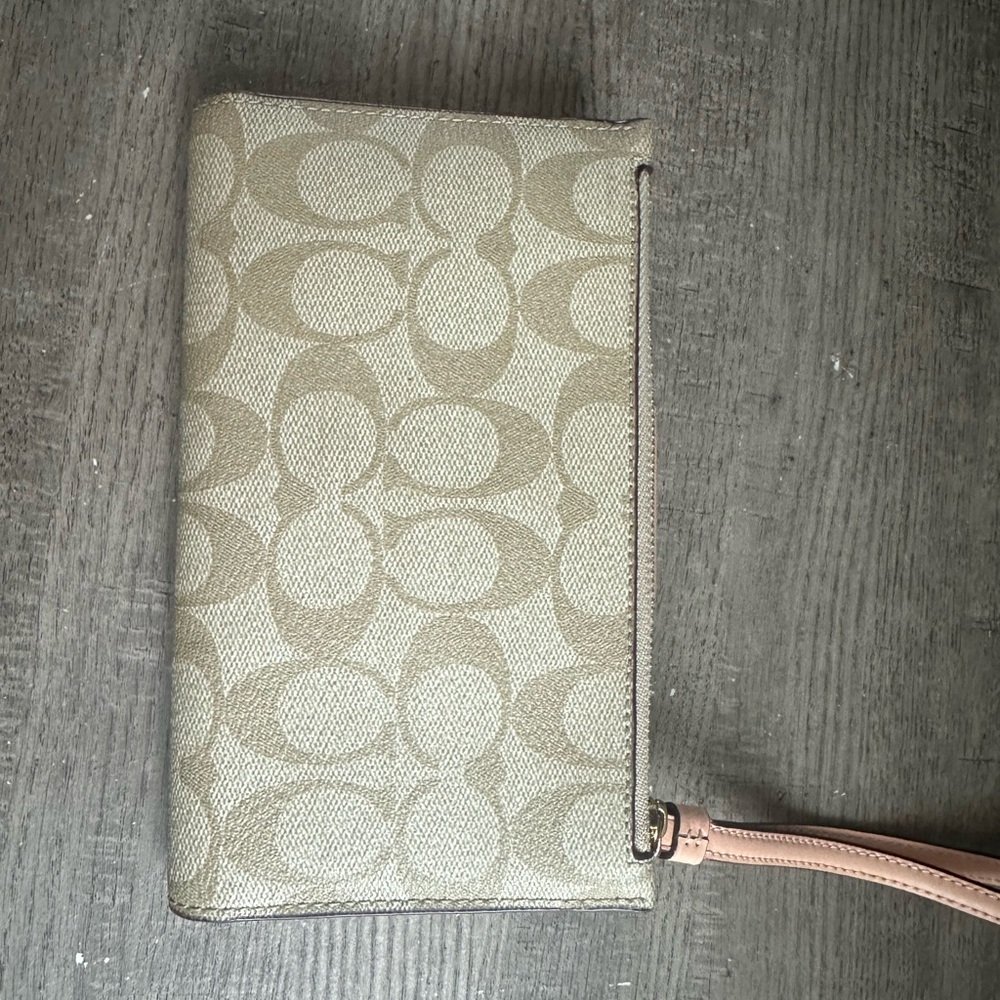 Coach Beige and Pink Signature Wristlet Wallet - Picture 2 of 4